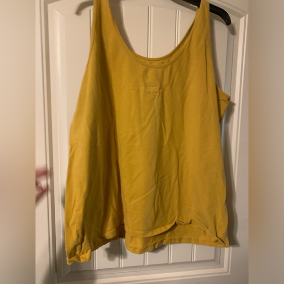 Maurices Tank - Picture 2 of 3